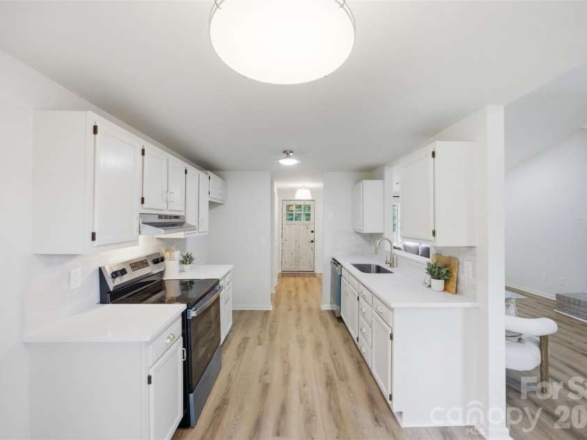 8056 Lawyers Road, Charlotte, NC 28227.  MLS# CAR4418976, YatesRealty ID 47336. 
