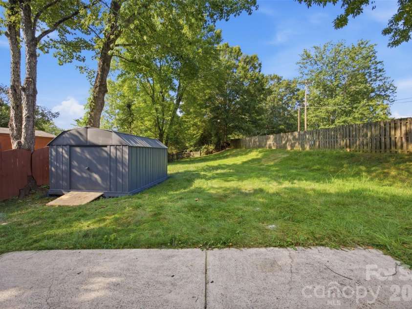 8056 Lawyers Road, Charlotte, NC 28227.  MLS# CAR4418976, YatesRealty ID 47336. 