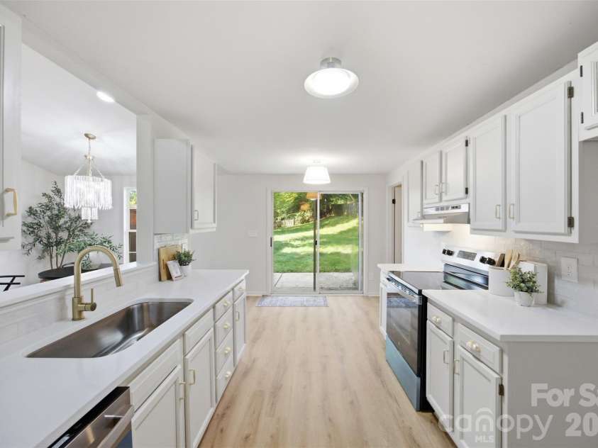 8056 Lawyers Road, Charlotte, NC 28227.  MLS# CAR4418976, YatesRealty ID 47336. 