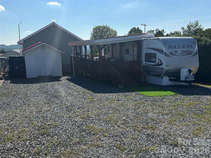 331 Mount View Lane, New London, NC 28127.  MLS# CAR4413505, YatesRealty ID 47337. 