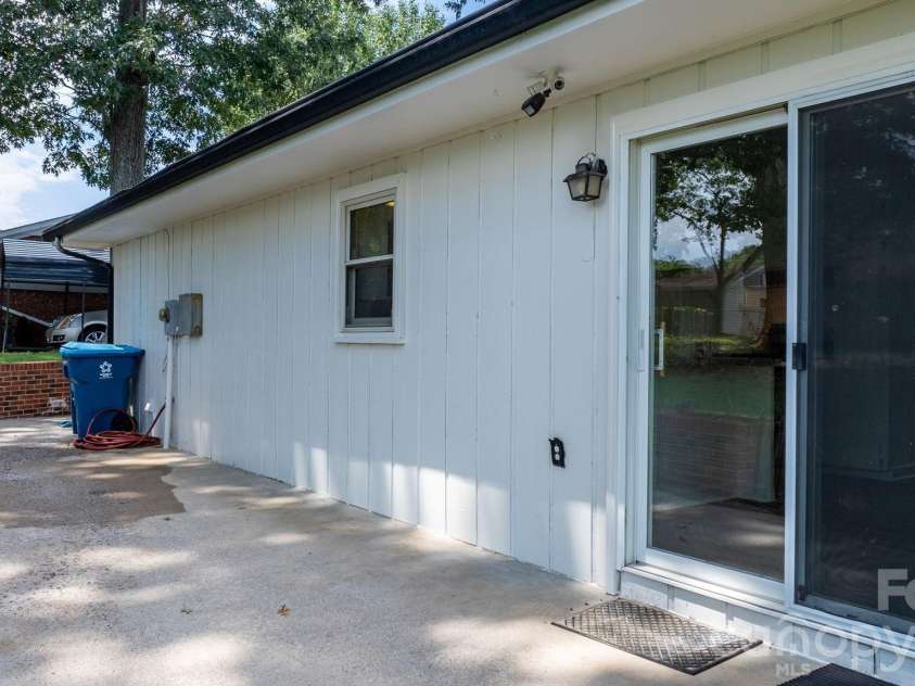 178 Trailwood Drive, Forest City, NC 28043.  MLS# CAR4417295, YatesRealty ID 47338. 