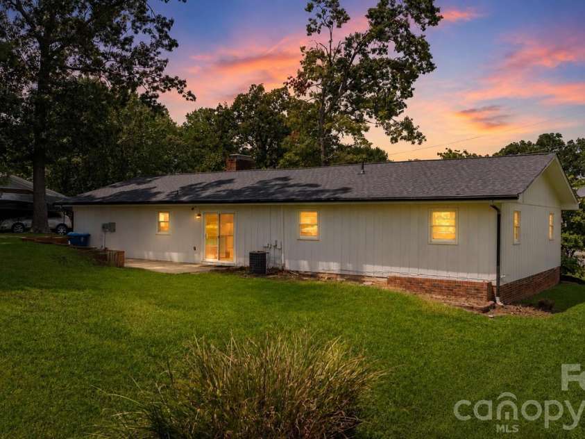 178 Trailwood Drive, Forest City, NC 28043.  MLS# CAR4417295, YatesRealty ID 47338. 