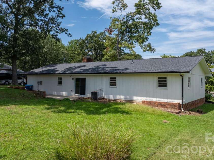 178 Trailwood Drive, Forest City, NC 28043.  MLS# CAR4417295, YatesRealty ID 47338. 