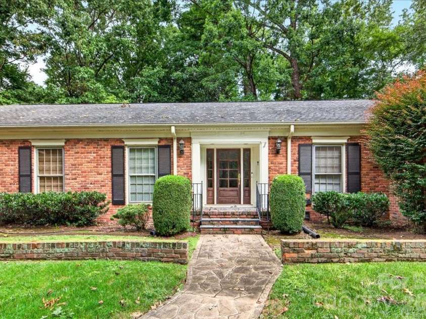 4223 Denbigh Drive, Charlotte, NC 28226.  MLS# CAR4417826, YatesRealty ID 47339. 