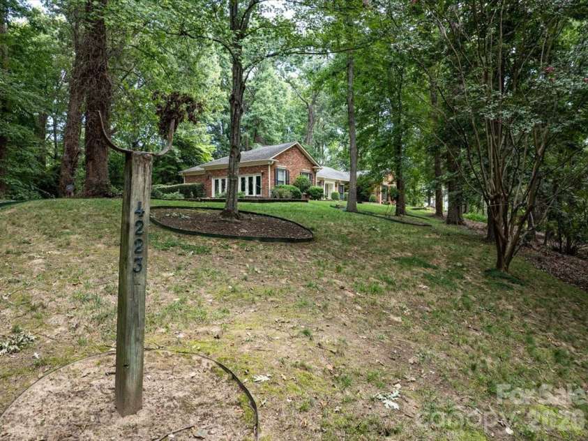 4223 Denbigh Drive, Charlotte, NC 28226.  MLS# CAR4417826, YatesRealty ID 47339. 