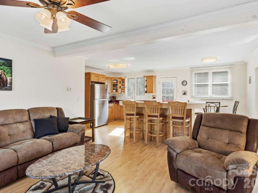 11 Roberts Drive, Swannanoa, NC 28778.  MLS# CAR4352970, YatesRealty ID 4734. 
