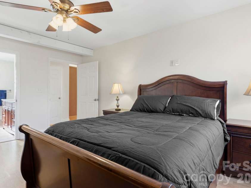 11 Roberts Drive, Swannanoa, NC 28778.  MLS# CAR4352970, YatesRealty ID 4734. 