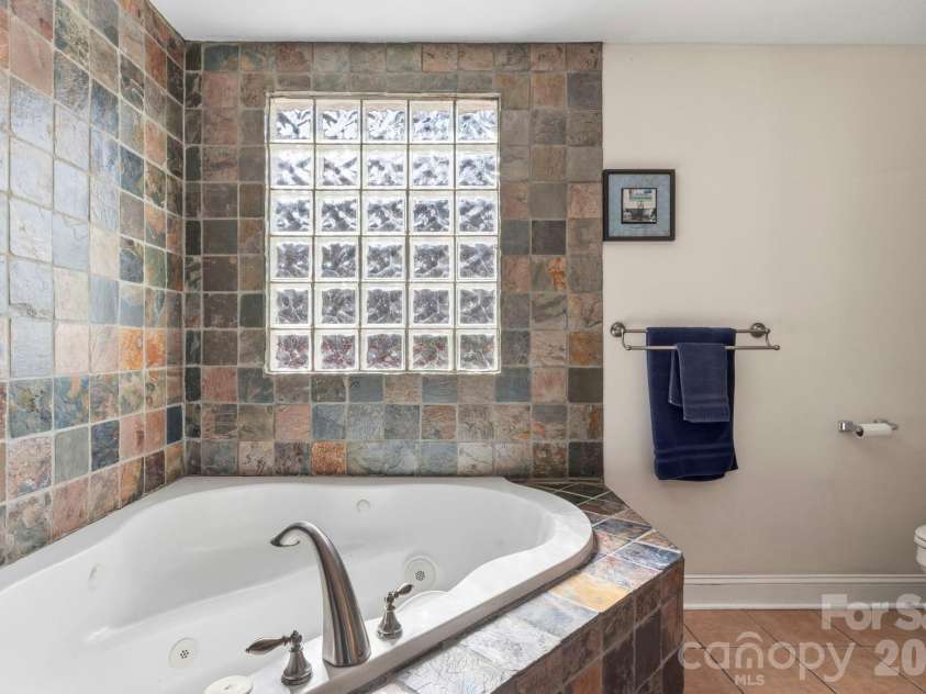 11 Roberts Drive, Swannanoa, NC 28778.  MLS# CAR4352970, YatesRealty ID 4734. 