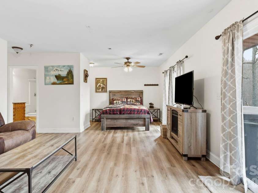 11 Roberts Drive, Swannanoa, NC 28778.  MLS# CAR4352970, YatesRealty ID 4734. 