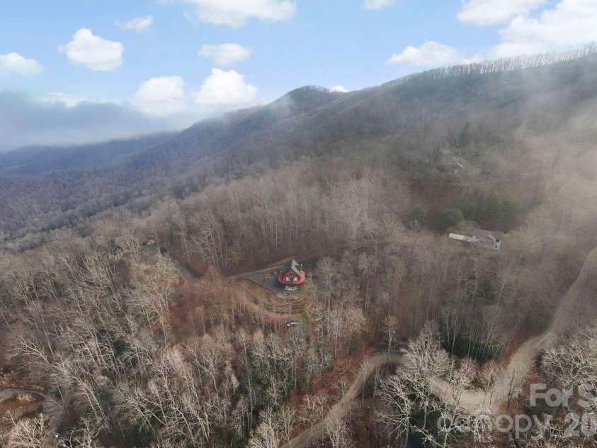 11 Roberts Drive, Swannanoa, NC 28778.  MLS# CAR4352970, YatesRealty ID 4734. 
