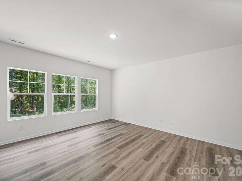 7725 Lane Drive, Charlotte, NC 28212.  MLS# CAR4395827, YatesRealty ID 47342. Great Room