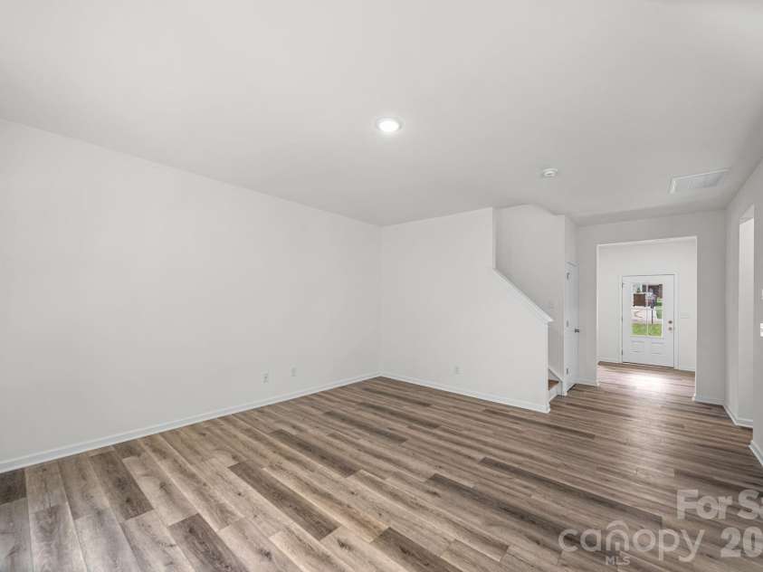 7725 Lane Drive, Charlotte, NC 28212.  MLS# CAR4395827, YatesRealty ID 47342. Great Room