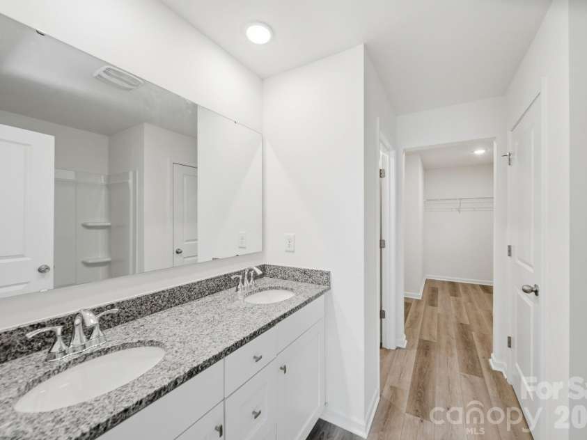 7725 Lane Drive, Charlotte, NC 28212.  MLS# CAR4395827, YatesRealty ID 47342. Primary Bathroom