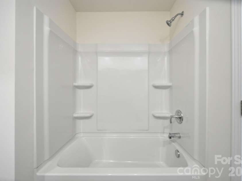7725 Lane Drive, Charlotte, NC 28212.  MLS# CAR4395827, YatesRealty ID 47342. Primary Bathroom