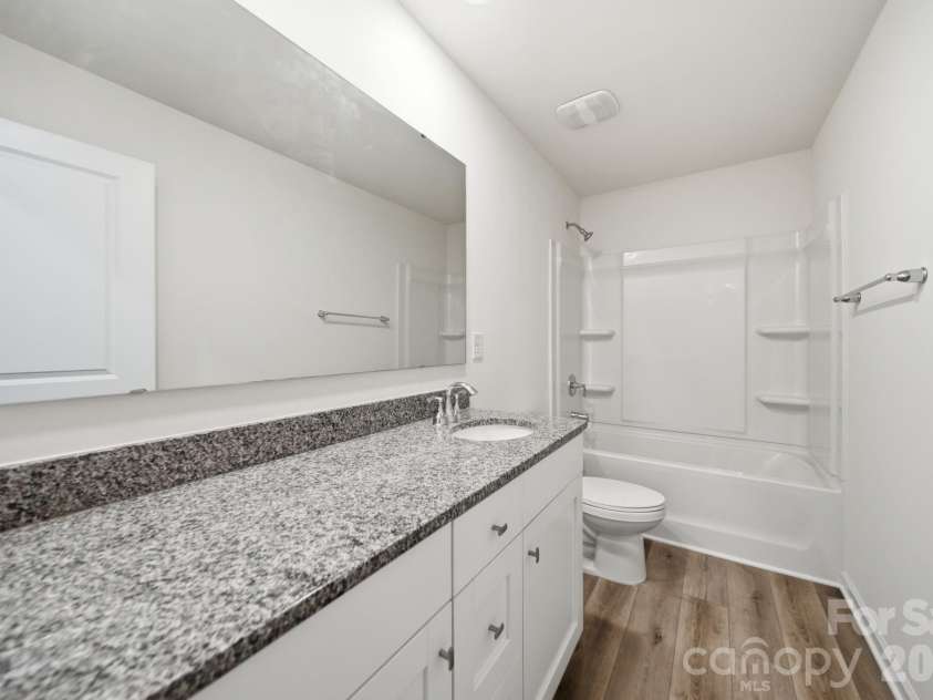7725 Lane Drive, Charlotte, NC 28212.  MLS# CAR4395827, YatesRealty ID 47342. Secondary Bathroom