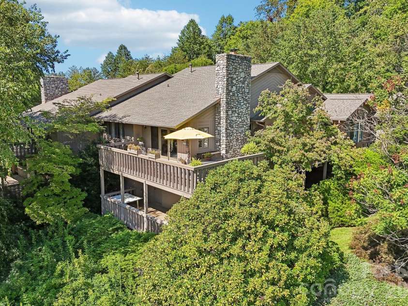 15 Stony Ridge, Asheville, NC 28804.  MLS# CAR4413777, YatesRealty ID 47343. 