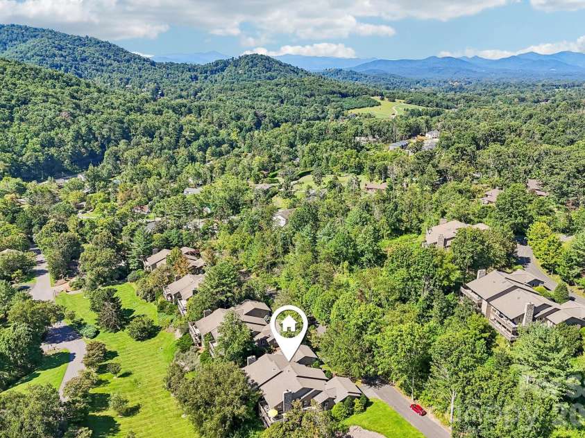 15 Stony Ridge, Asheville, NC 28804.  MLS# CAR4413777, YatesRealty ID 47343. 
