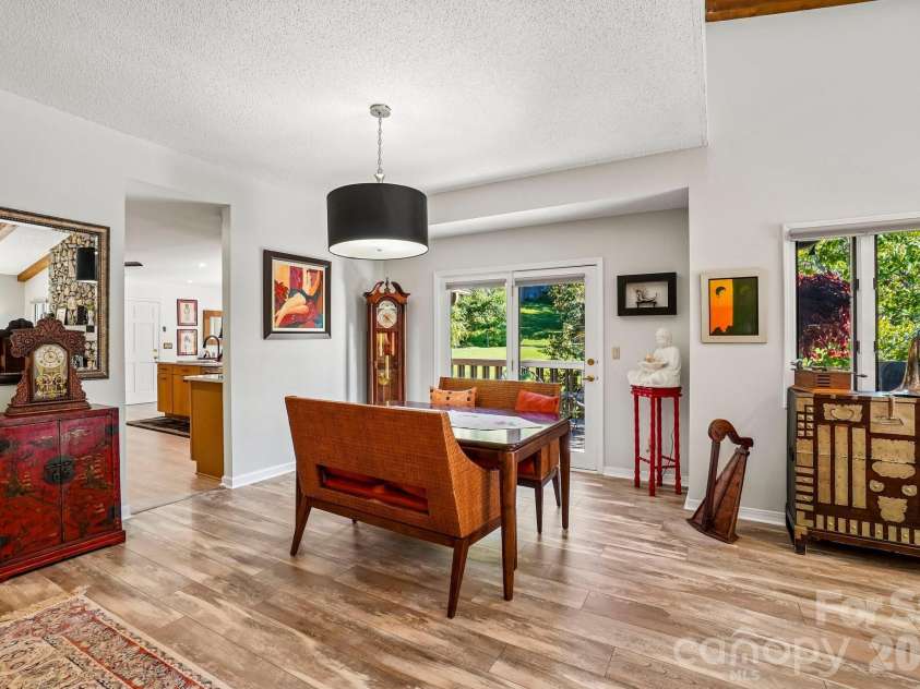 15 Stony Ridge, Asheville, NC 28804.  MLS# CAR4413777, YatesRealty ID 47343. 