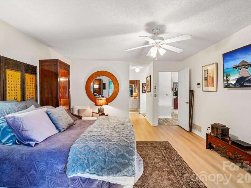 15 Stony Ridge, Asheville, NC 28804.  MLS# CAR4413777, YatesRealty ID 47343. 