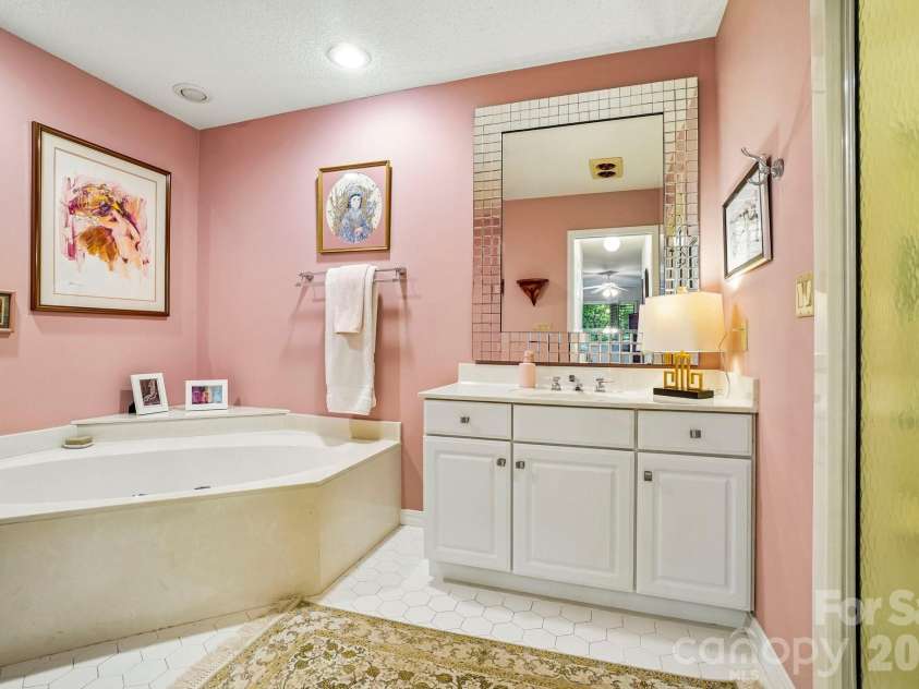15 Stony Ridge, Asheville, NC 28804.  MLS# CAR4413777, YatesRealty ID 47343. 