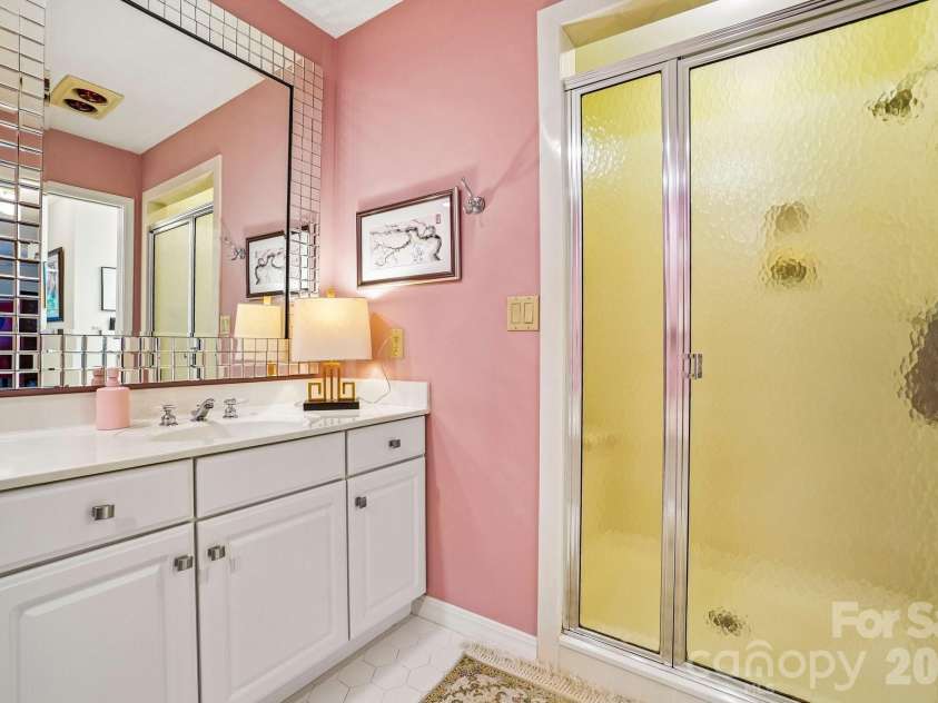 15 Stony Ridge, Asheville, NC 28804.  MLS# CAR4413777, YatesRealty ID 47343. 
