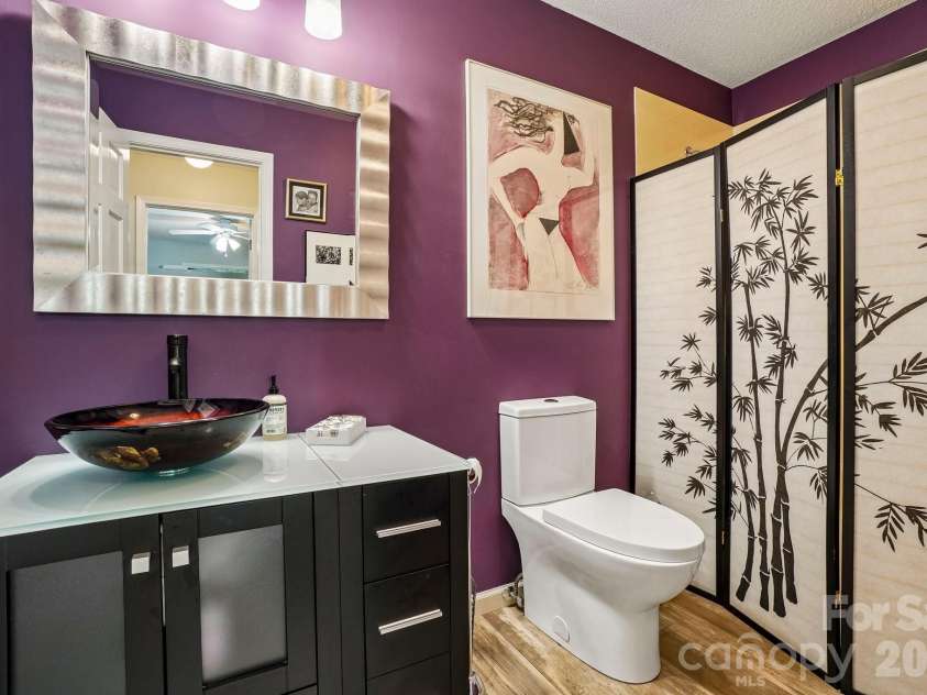 15 Stony Ridge, Asheville, NC 28804.  MLS# CAR4413777, YatesRealty ID 47343. 