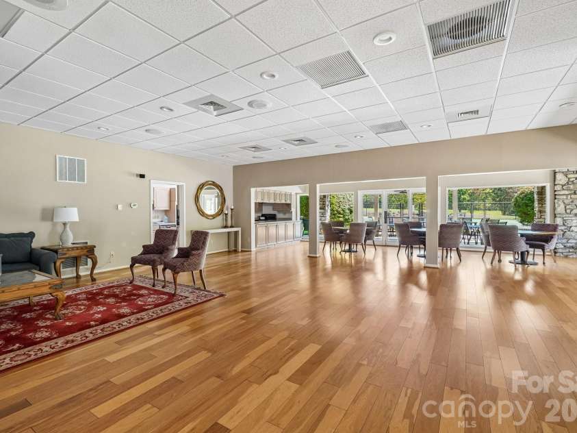 15 Stony Ridge, Asheville, NC 28804.  MLS# CAR4413777, YatesRealty ID 47343. Community Amentiy