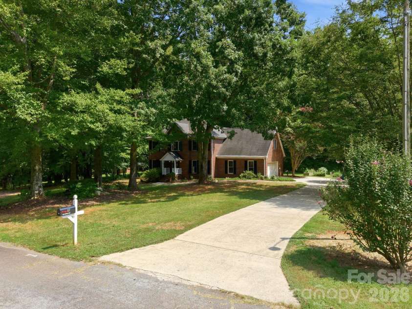 117 Carriage Lane, Salisbury, NC 28146.  MLS# CAR4418797, YatesRealty ID 47344. 