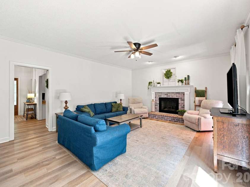 117 Carriage Lane, Salisbury, NC 28146.  MLS# CAR4418797, YatesRealty ID 47344. 