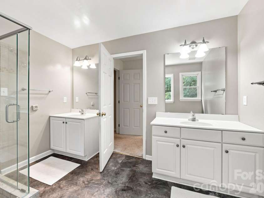 117 Carriage Lane, Salisbury, NC 28146.  MLS# CAR4418797, YatesRealty ID 47344. 