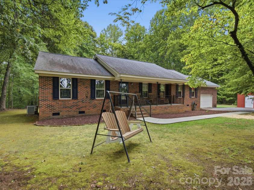 155 Grandview Road, Clover, SC 29710.  MLS# CAR4418393, YatesRealty ID 47345. 