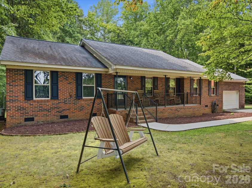 155 Grandview Road, Clover, SC 29710.  MLS# CAR4418393, YatesRealty ID 47345. 