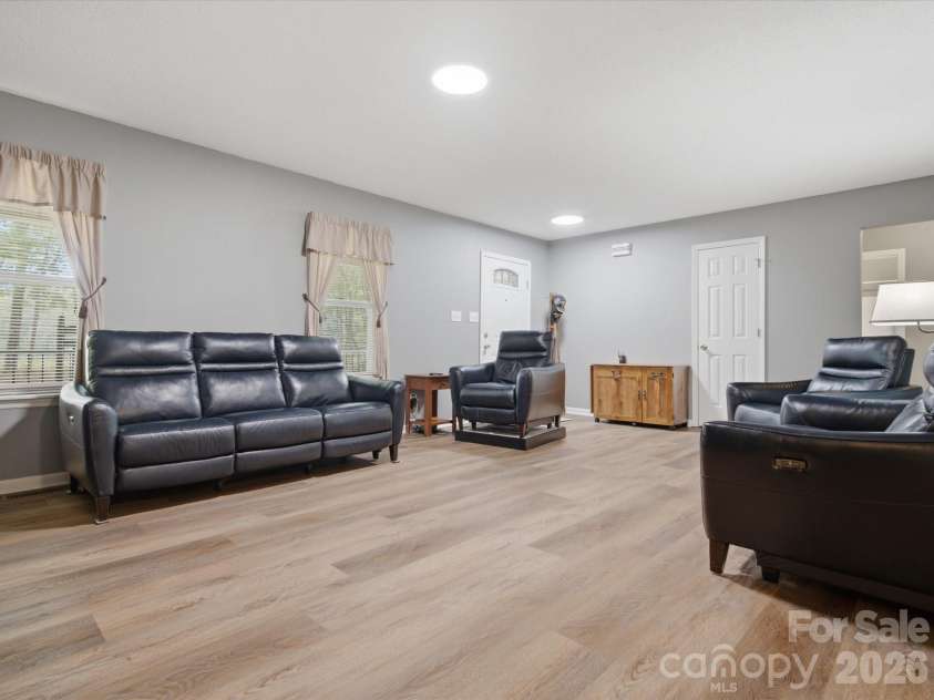 155 Grandview Road, Clover, SC 29710.  MLS# CAR4418393, YatesRealty ID 47345. 