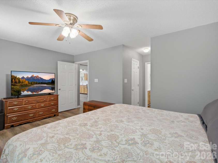 155 Grandview Road, Clover, SC 29710.  MLS# CAR4418393, YatesRealty ID 47345. 