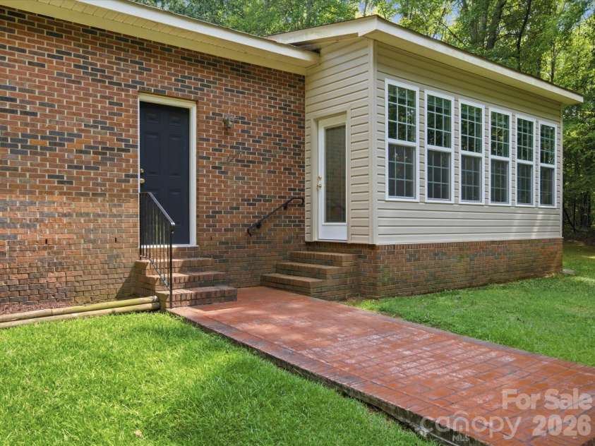 155 Grandview Road, Clover, SC 29710.  MLS# CAR4418393, YatesRealty ID 47345. 