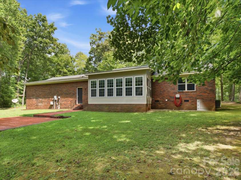 155 Grandview Road, Clover, SC 29710.  MLS# CAR4418393, YatesRealty ID 47345. 