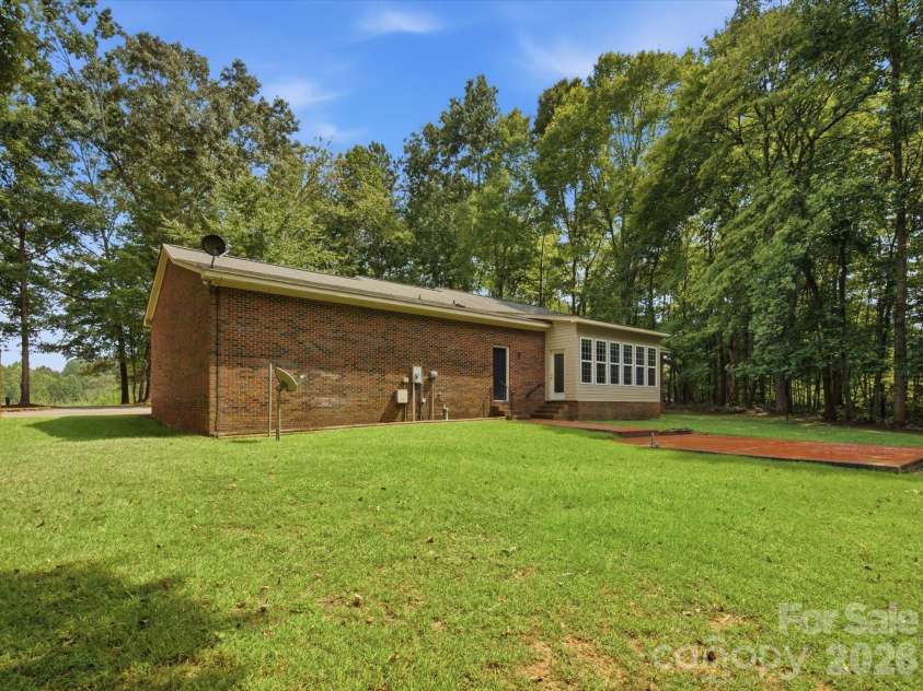 155 Grandview Road, Clover, SC 29710.  MLS# CAR4418393, YatesRealty ID 47345. 