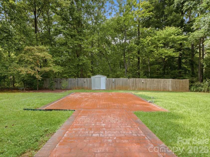 155 Grandview Road, Clover, SC 29710.  MLS# CAR4418393, YatesRealty ID 47345. 