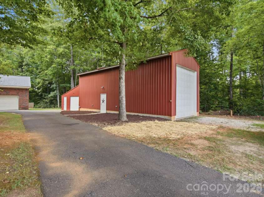 155 Grandview Road, Clover, SC 29710.  MLS# CAR4418393, YatesRealty ID 47345. 