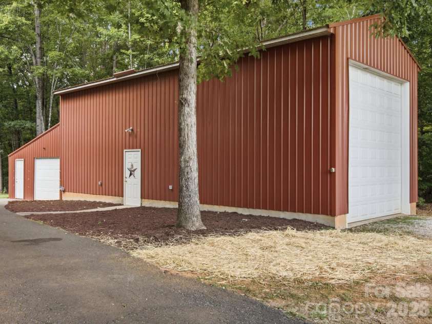 155 Grandview Road, Clover, SC 29710.  MLS# CAR4418393, YatesRealty ID 47345. 