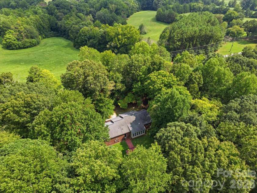 155 Grandview Road, Clover, SC 29710.  MLS# CAR4418393, YatesRealty ID 47345. 