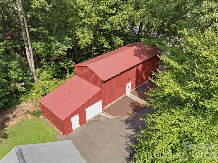155 Grandview Road, Clover, SC 29710.  MLS# CAR4418393, YatesRealty ID 47345. 