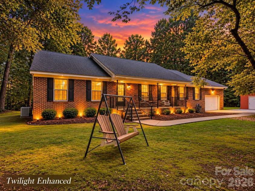 155 Grandview Road, Clover, SC 29710.  MLS# CAR4418393, YatesRealty ID 47345. 