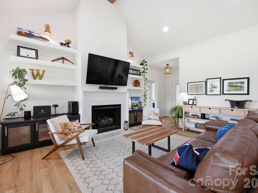 215 Cal Kennedy Road, Cleveland, NC 27013.  MLS# CAR4418527, YatesRealty ID 47347. Vaulted Great Room