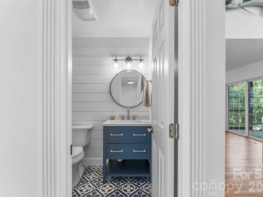 501 Lake Club Drive, Nebo, NC 28761.  MLS# CAR4418568, YatesRealty ID 47348. Half bath main floor