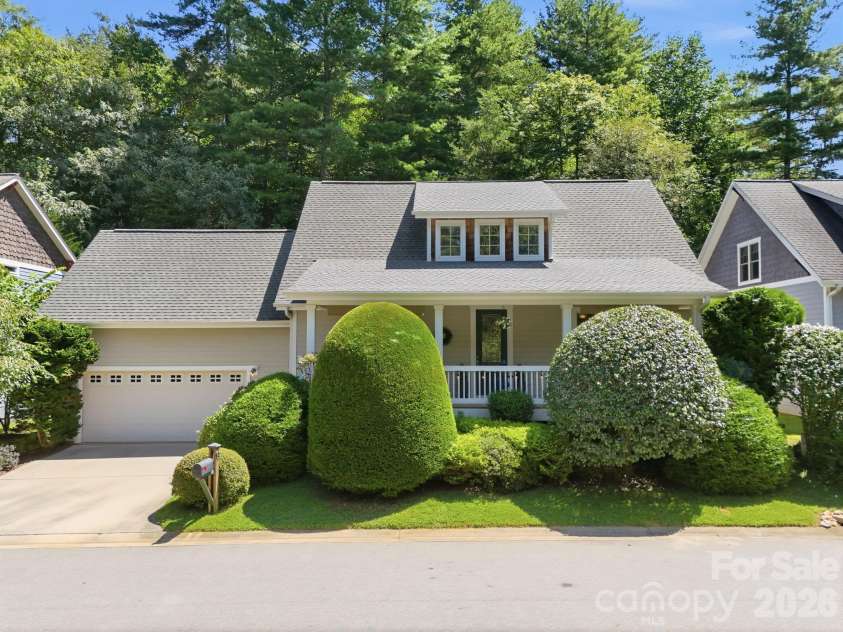 19 Oakhaven Terrace, Asheville, NC 28803.  MLS# CAR4417240, YatesRealty ID 47350. 