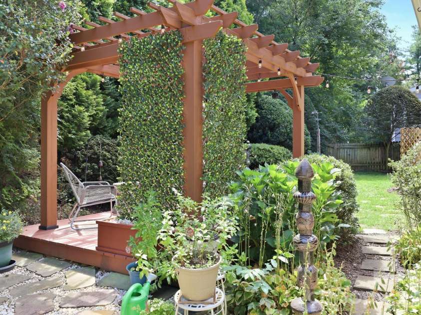 19 Oakhaven Terrace, Asheville, NC 28803.  MLS# CAR4417240, YatesRealty ID 47350. 