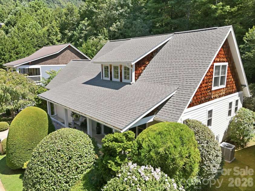 19 Oakhaven Terrace, Asheville, NC 28803.  MLS# CAR4417240, YatesRealty ID 47350. 