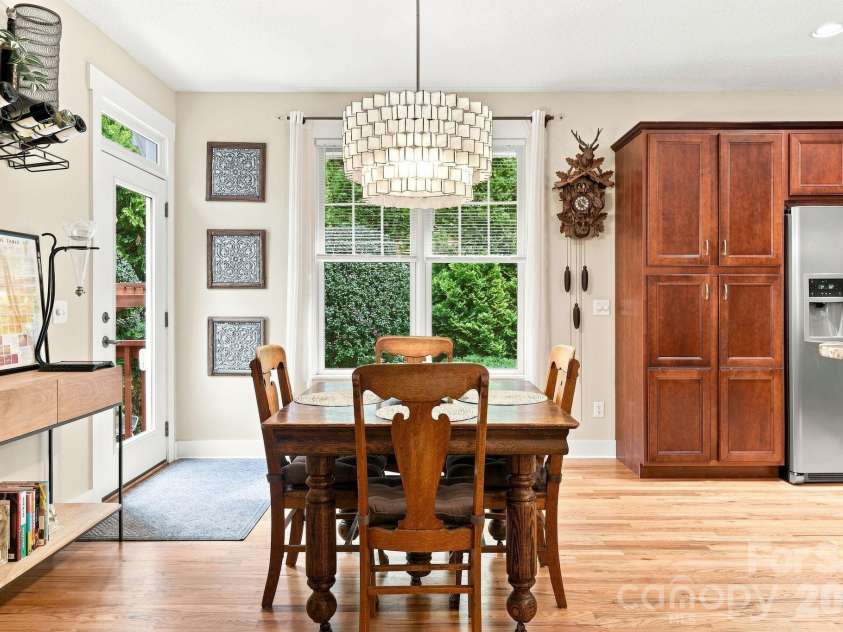 19 Oakhaven Terrace, Asheville, NC 28803.  MLS# CAR4417240, YatesRealty ID 47350. 