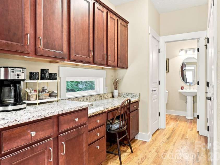 19 Oakhaven Terrace, Asheville, NC 28803.  MLS# CAR4417240, YatesRealty ID 47350. 